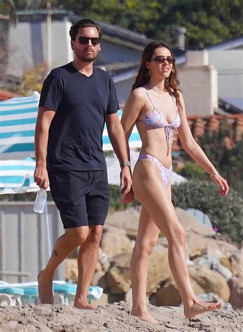 Amelia Hamlin - Sexy Body in Bikini at the Beach in Malibu - Hot Celebs