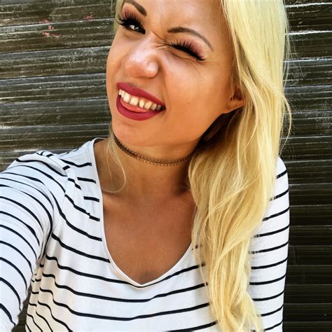 TW Pornstars - Gabi Gold. Twitter. Funny times are good times 🌸 Macht