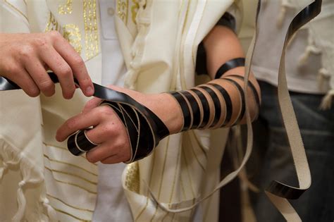Daily Minyan | The Emanuel Synagogue - West Hartford Conservative ...