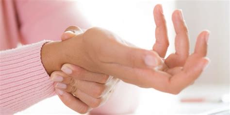 Repetitive Strain Injury (RSI): Symptoms, Treatment & More - The ...