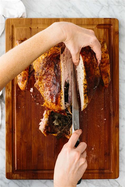 How To Carve A Turkey - 11 Easy Steps | SLECK