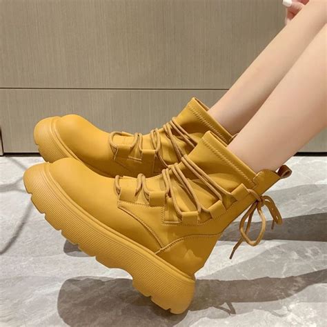 Пин на доске botas 2024 nan в 2024 г | Модные стили, Корейские модные ...