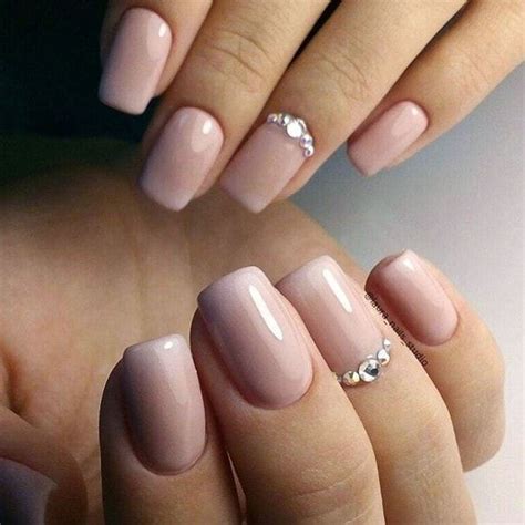 маникюр с красным лаком и стразами - Поиск в Google | Simple nail ...