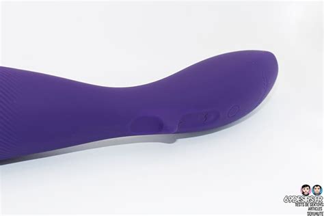 We-Vibe Wand - Connected Clitoral stimulator with two accessories