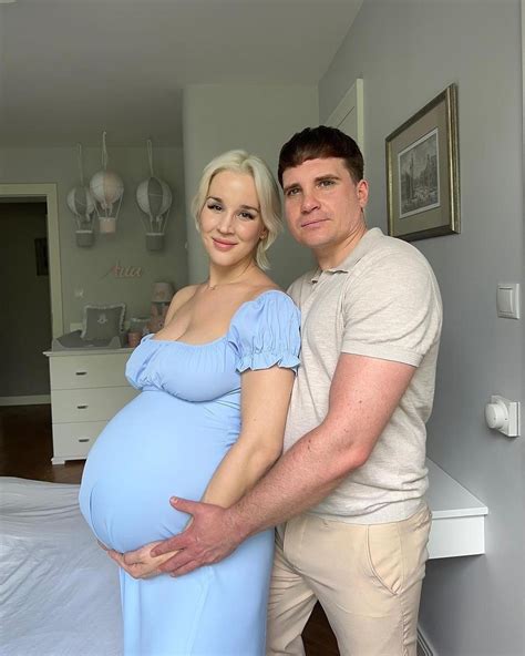 Lil Masti pokazała nowe zdjęcia z córką. "Cały tatuś" komentują fani