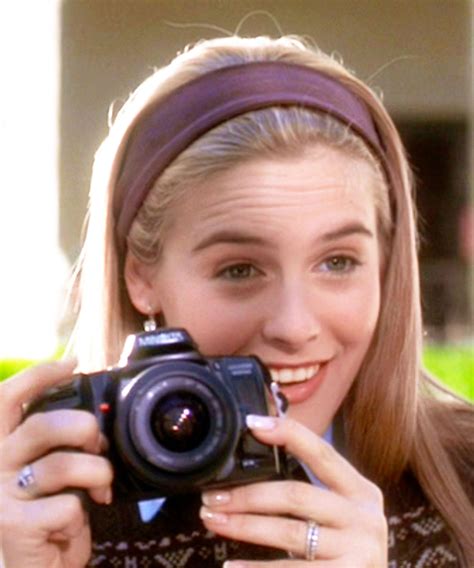 Selena Gomez, Kourtney Kardashian bring back chunky cotton headbands in