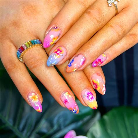 10 Floral Nail Art Designs to Try for Stunning Nails