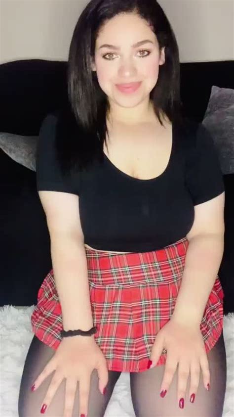 Can I be your chubby milf? 😘 | Scrolller