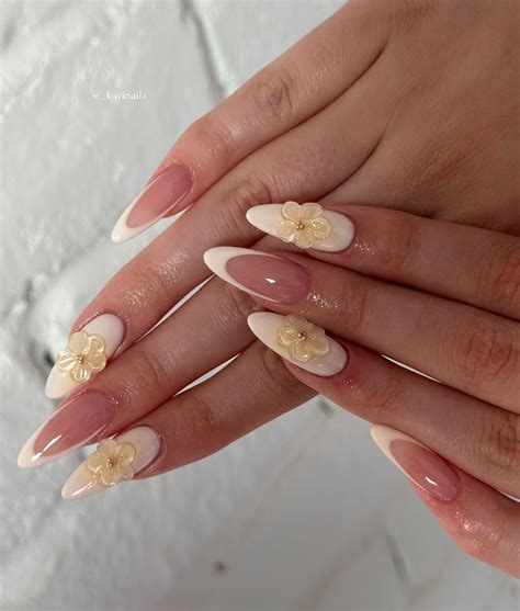 24+ Sweet Pastel Yellow Nail Designs For 2024 - DrExplains