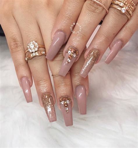 Uñas Acrilicas En Color Rosa | Moda y Estilo