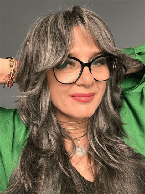 Wolf Cut Hair Styles for Women - Mommy Travels