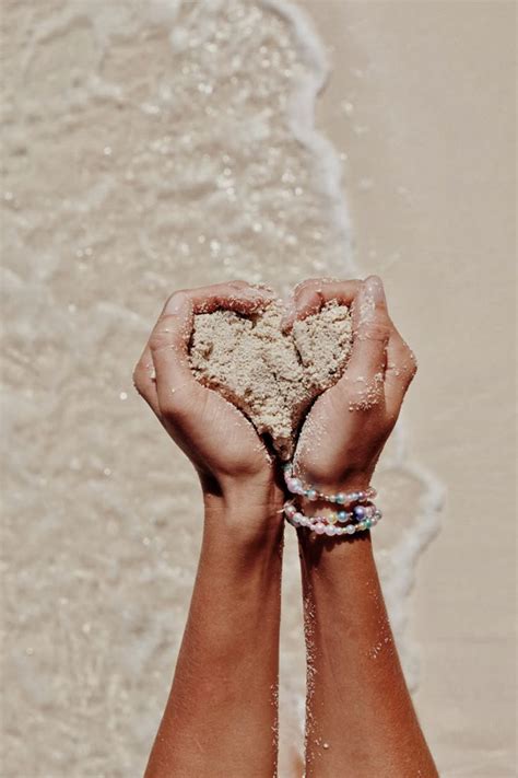 Море и пляж | Beach photoshoot, Beach photo inspiration, Creative beach ...