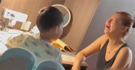 khoc nhu dua tre khi day  hoc bai