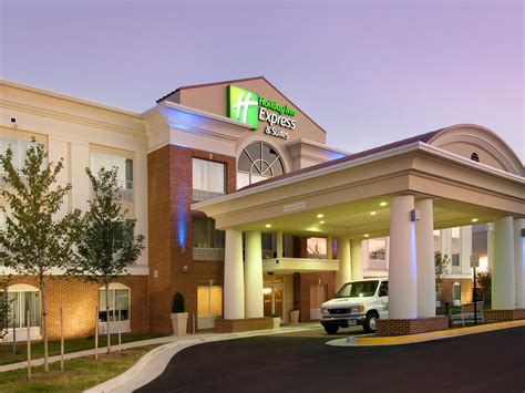 Alexandria, VA Hotels | Holiday Inn Express & Suites Alexandria - Fort