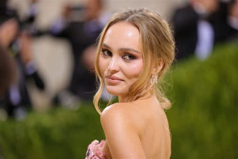 10 Hot Sexy Katryn Depp Bikini Pics