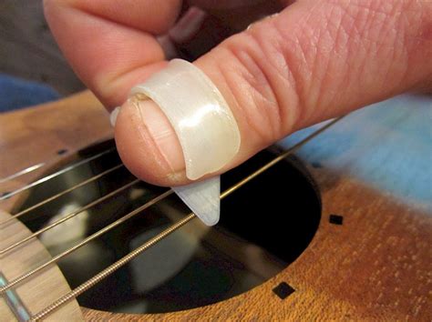 Comfortable Thumb Pick by LoboCNC - MakerWorld