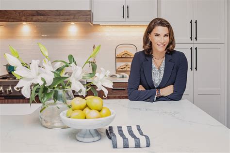 Hilary Farr