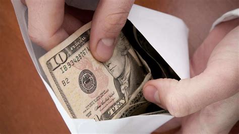 paying  escort       payment etiquette