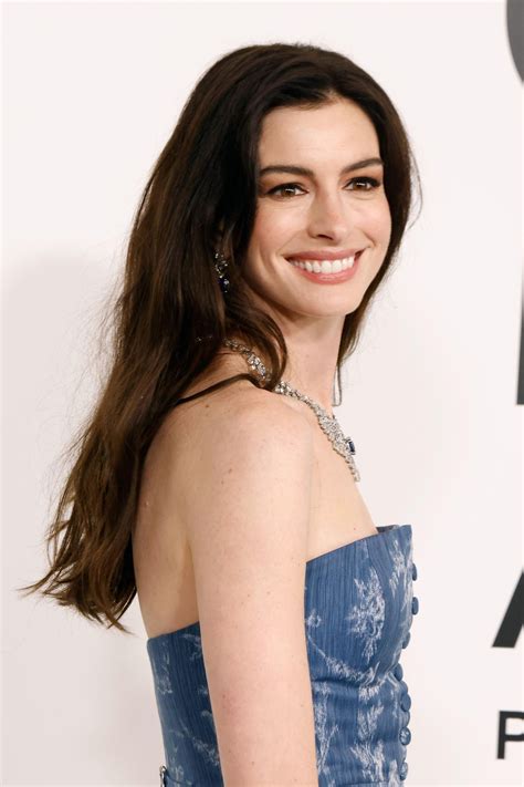 Beautywandel in Bildern: Anne Hathaways Glow-up ist nicht zu übersehen