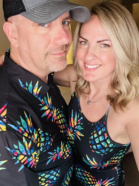 DM’s open for couples and singles women who are up for playing some