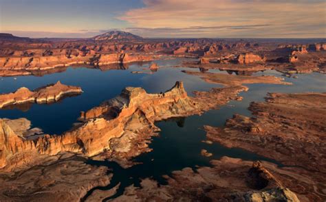 Lake Powell - Stunning Lake in the Canyons, USA - Places To See In Your ...