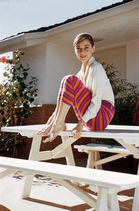 Audrey Hepburn : r/oldschoolhot