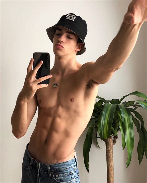 #manu rios on Tumblr