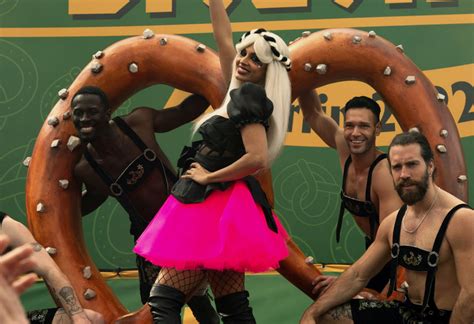 Flula Borg & Jameela Jamil Talk Pitch Perfect: Bumper in Berlin & John Wick