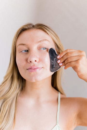 Face Roller Vs. Gua Sha: What's The Difference? – Szeeking JOY