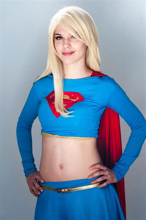 30 Supergirl Cosplayers Who Will Make You a Man of Steel - Creative ...