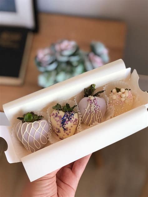 Клубника в шоколаде "Purple" | Клубника в шоколаде, Покрытый шоколадом ...