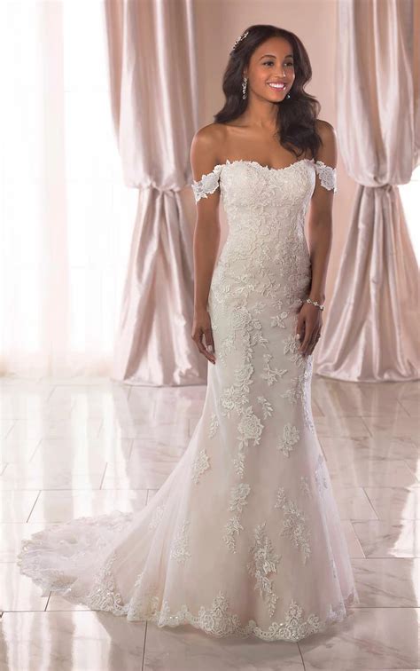 Lace Strap Wedding Gown Ivory Wedding Dress With Straps And Lace