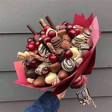 Chocolates bouquet | Confezione di cioccolato, Dolci idee, Regali caramelle