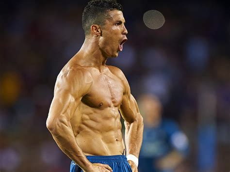 nhung luat le trong che   cua ronaldo tai sao lai la  bua mot