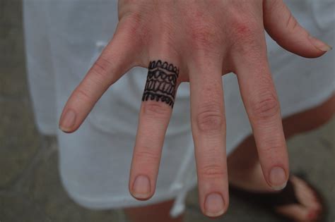 Make a Rocking Couple by Astonishing Ring Tattoos