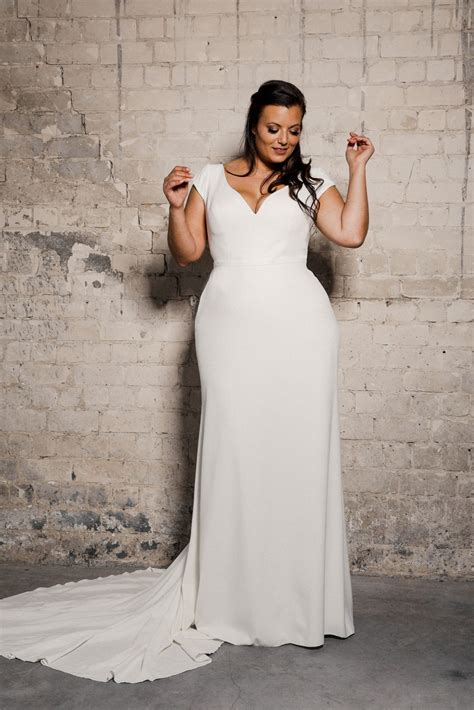 Model Dress Wedding