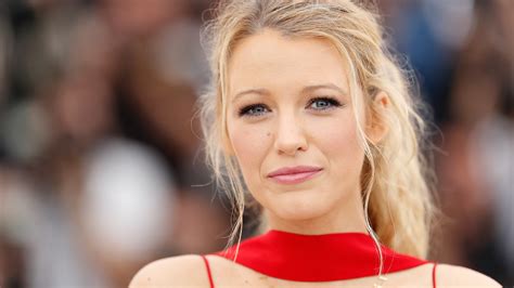 Blake Lively's Weight Loss Secret: Hollywood's Biggest Diet Myth Busted? Image 17