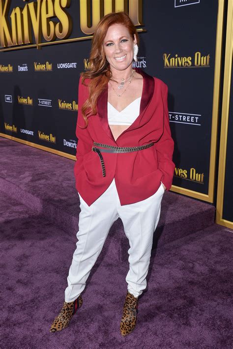 Elisa Donovan Biography, Height, Weight, Age, Movies, Husband, Family