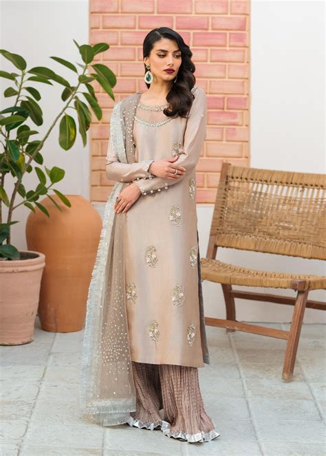 sand luxury pret wear pakistan mahum asad