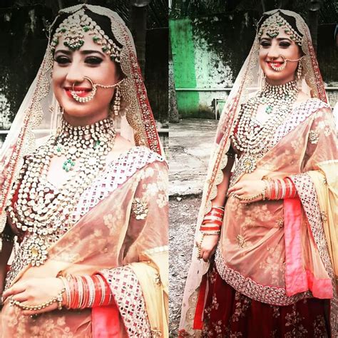 Aalisha Panwar looks beautiful in this Bridal Attire!😍🤗 ...