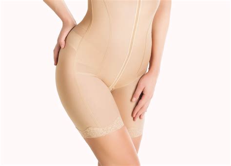 Postsurgical Compression Garments: What to Know | RealSelf News