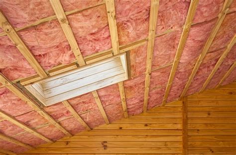 Can You Put Fiberglass Insulation Over Foam Board? (Explained) - Build ...