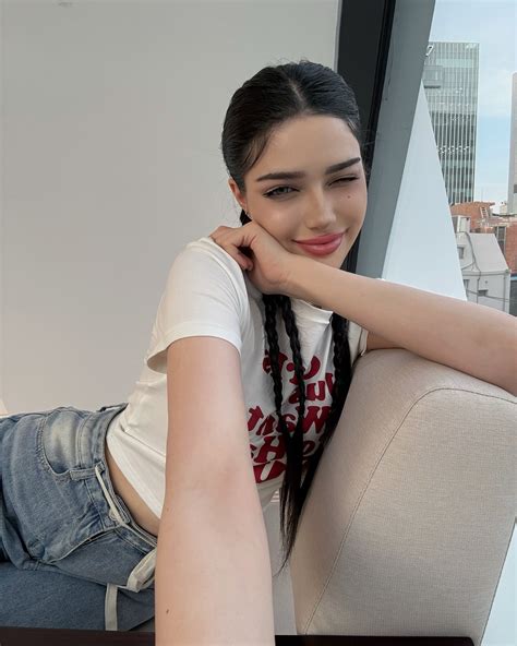 Mahiye Selin 셀린 | warm december | Instagram