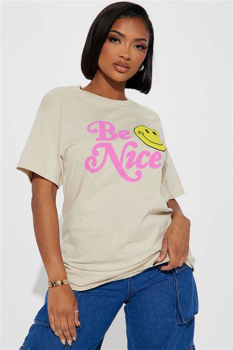 Be Nice Or Leave Smiley Tshirt - Nude | Fashion Nova