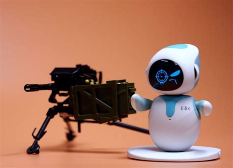 Eilik robot: an interactive desktop companion : DesignWanted