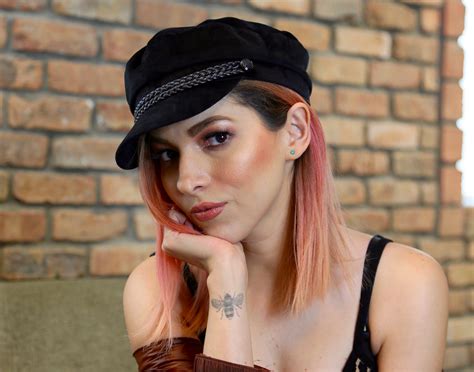 Los 5 bikinis más sensuales de Paty Cantú | La Opinión