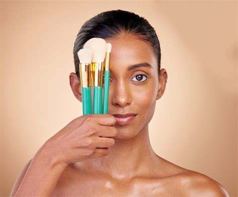 Page 2 | Makeup Foundation Face Images - Free Download on Freepik