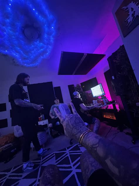 TW Pornstars - Chris Fronzak. Twitter. We made it to Atlanta babyyyyy