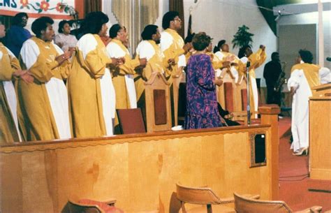 15 Best Gospel Songs of All Time - Singersroom.com