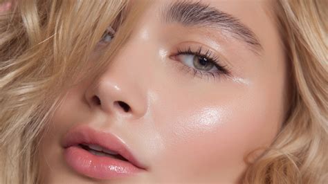 The TikTok Makeup Trend You Should Try For A 'Glass Skin' Dewy Look